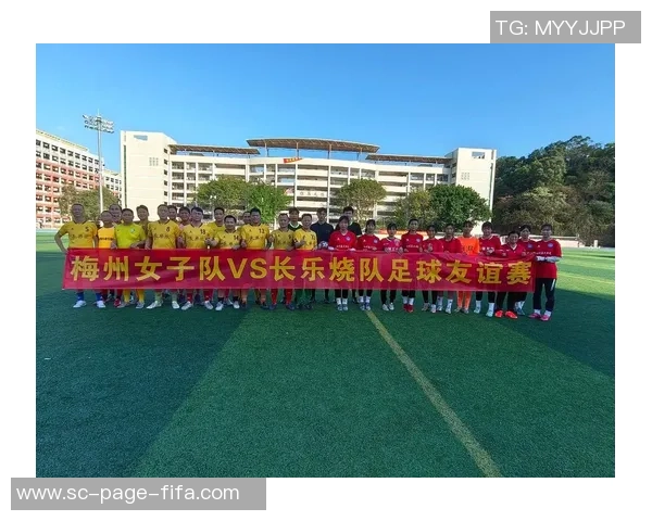 足球明星齐聚慰问C罗展现友谊与团结精神传递温暖力量 足球明星齐聚慰问C罗展现友谊与团结精神传递温暖力量